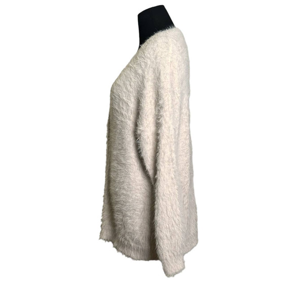 Velvet by Graham & Spencer beige fuzzy button oversize cardigan sweater size XS - Picture 2 of 10
